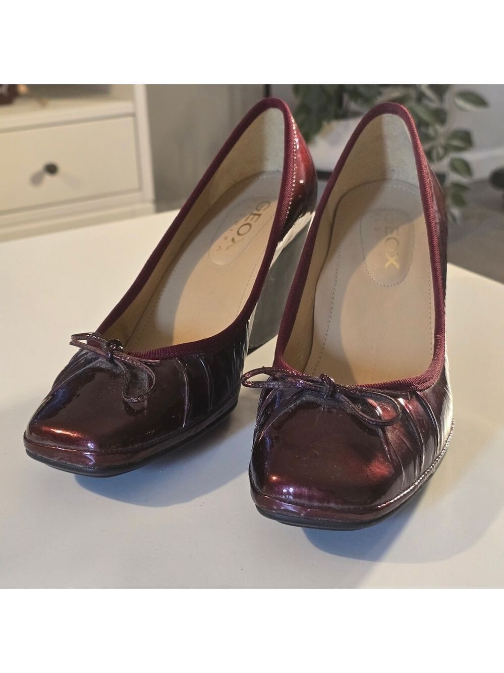 Geox Glossy Dark Red Leather wedge Heels with Bow Size 38.5